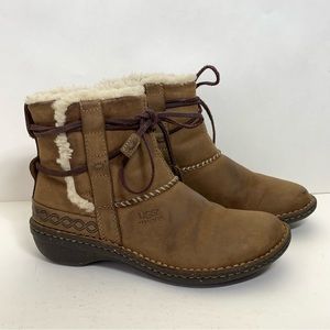 UGG Cove Shearling Lined Ankle Boots Women's Brown Leather Booties Size 8